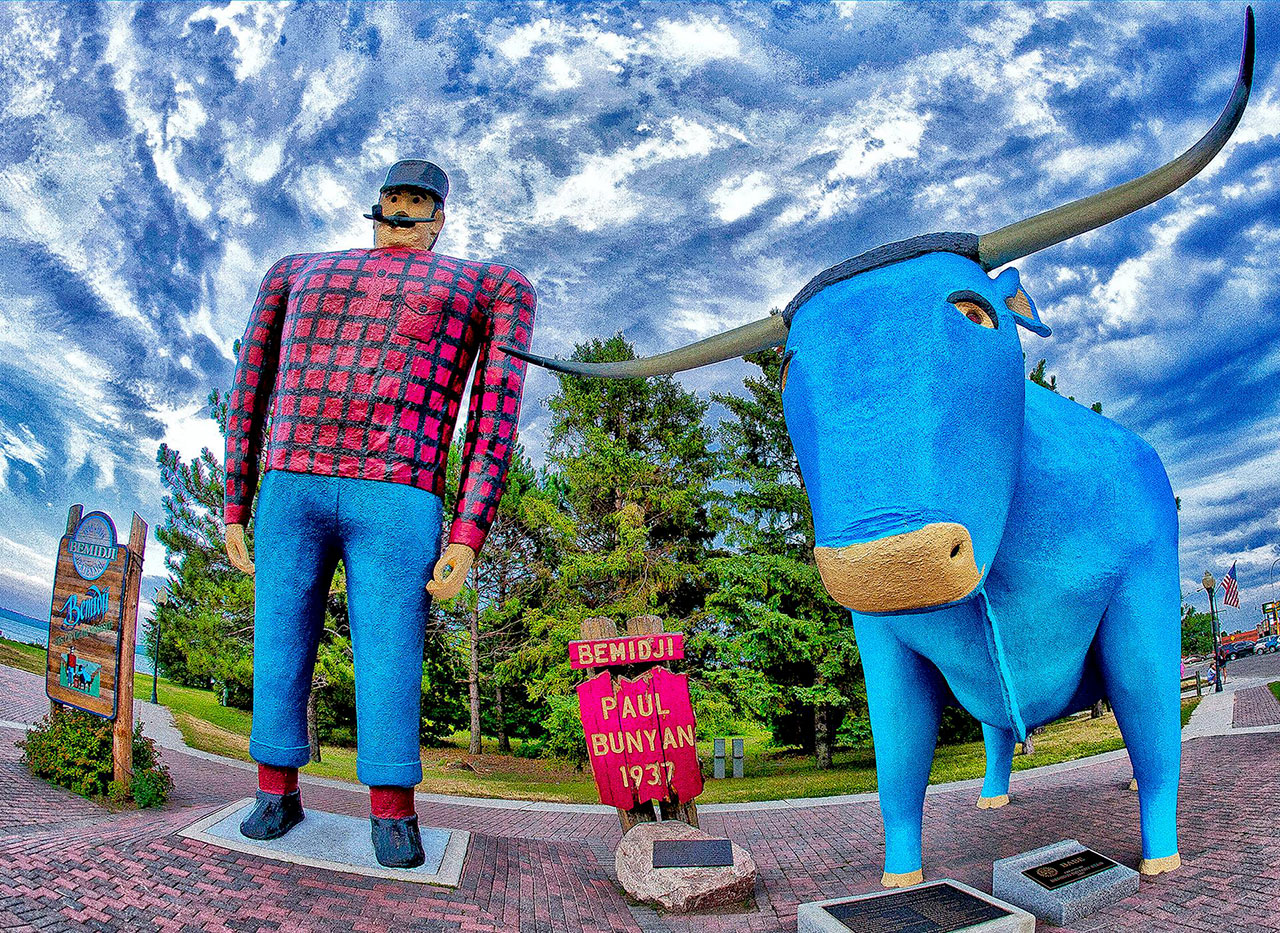 l'enorme statua di Paul Bunyan e Babe