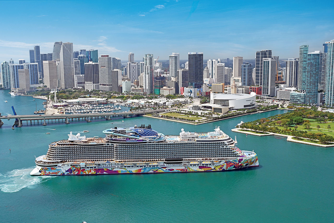 NORWEGIAN CRUISE LINE® BATTEZZA UFFICIALMENTE LA NORWEGIAN AQUA A MIAMI