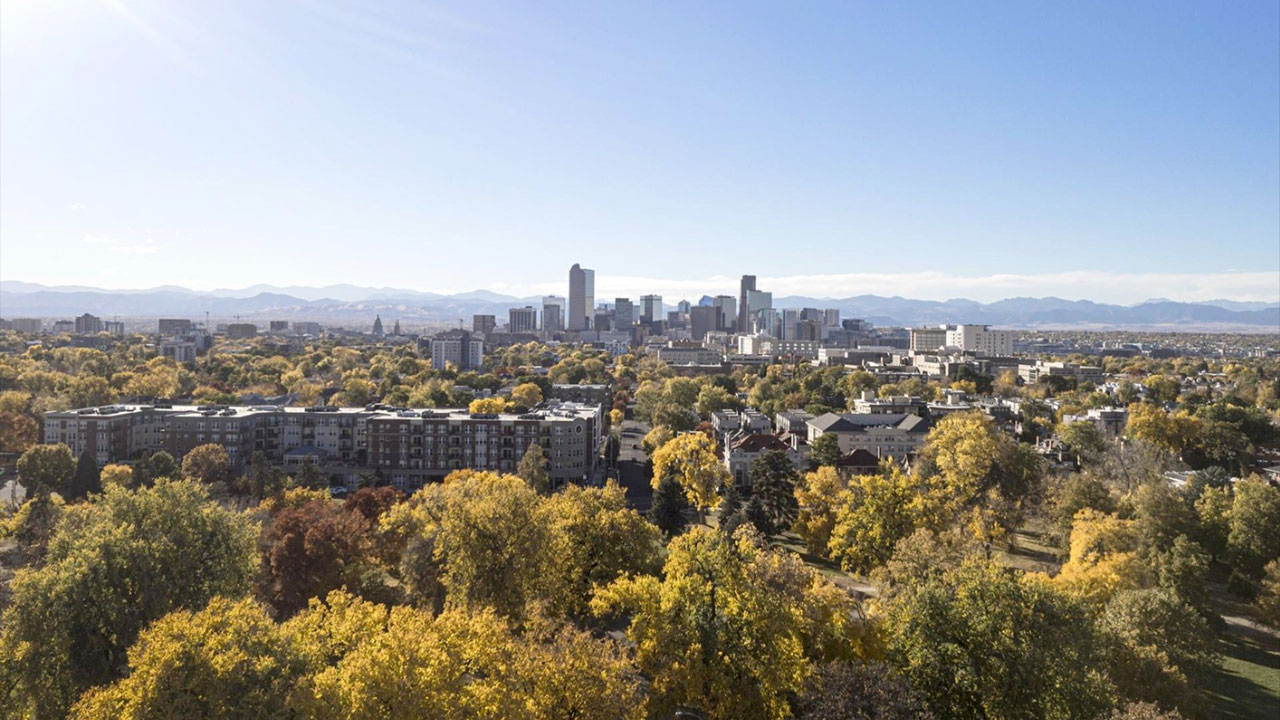 Riconnettersi con la natura e l'arte d'autunno a Denver